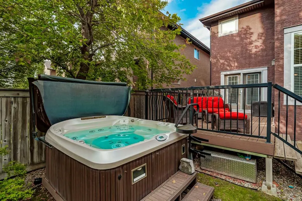 477 Tuscany Ravine Road NW