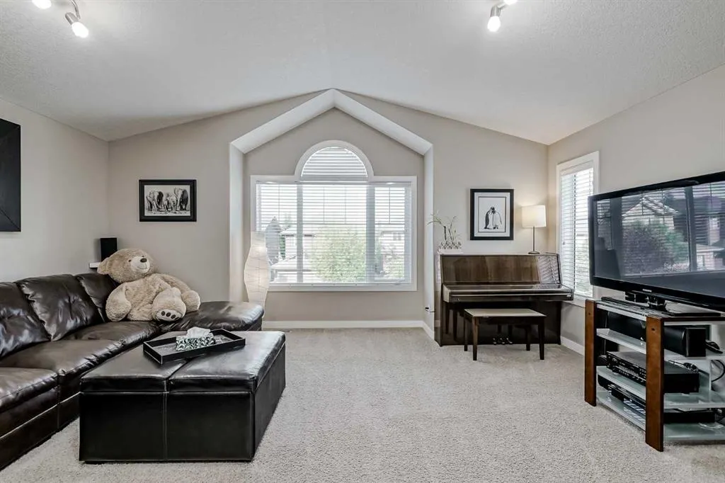 477 Tuscany Ravine Road NW