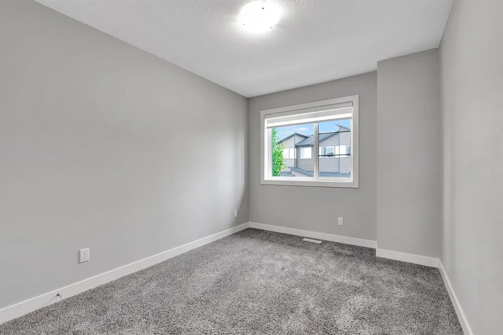 123 Crestbrook Way SW