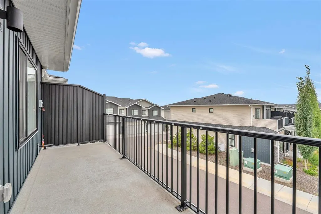 123 Crestbrook Way SW