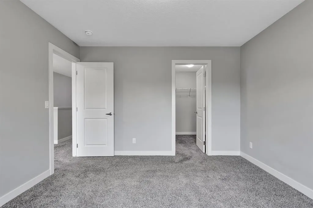 123 Crestbrook Way SW