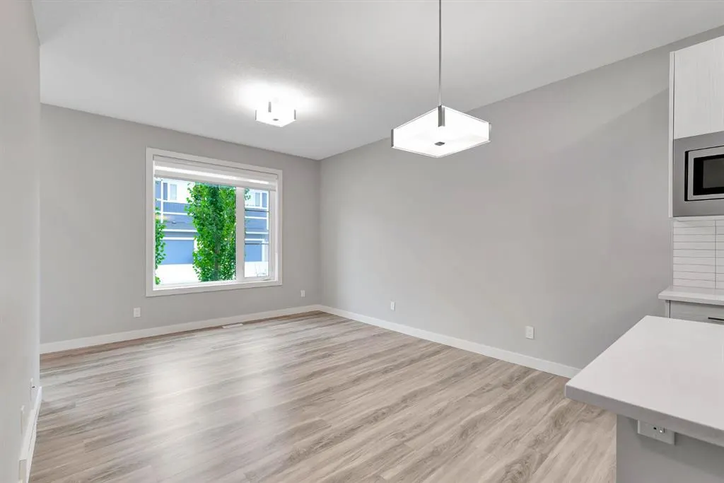 123 Crestbrook Way SW