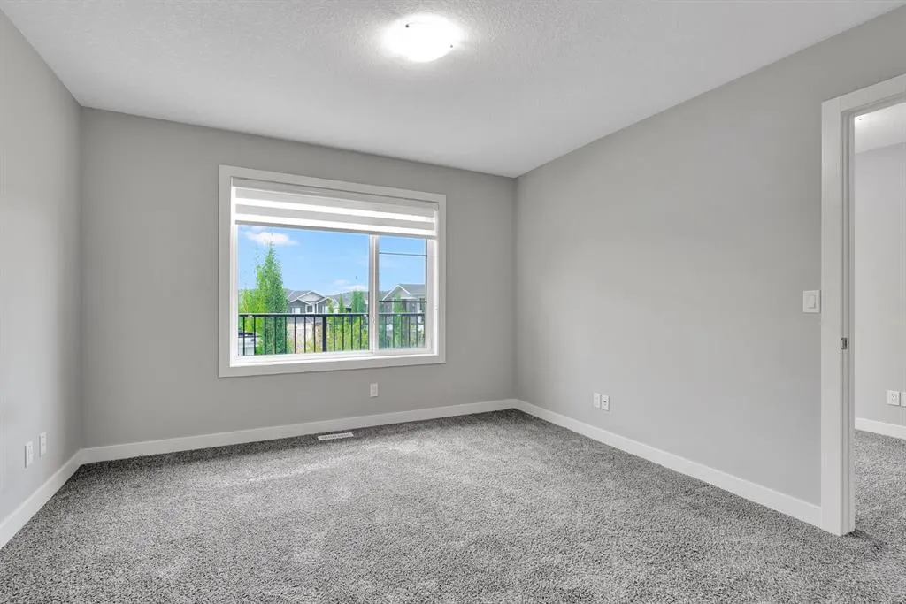 123 Crestbrook Way SW