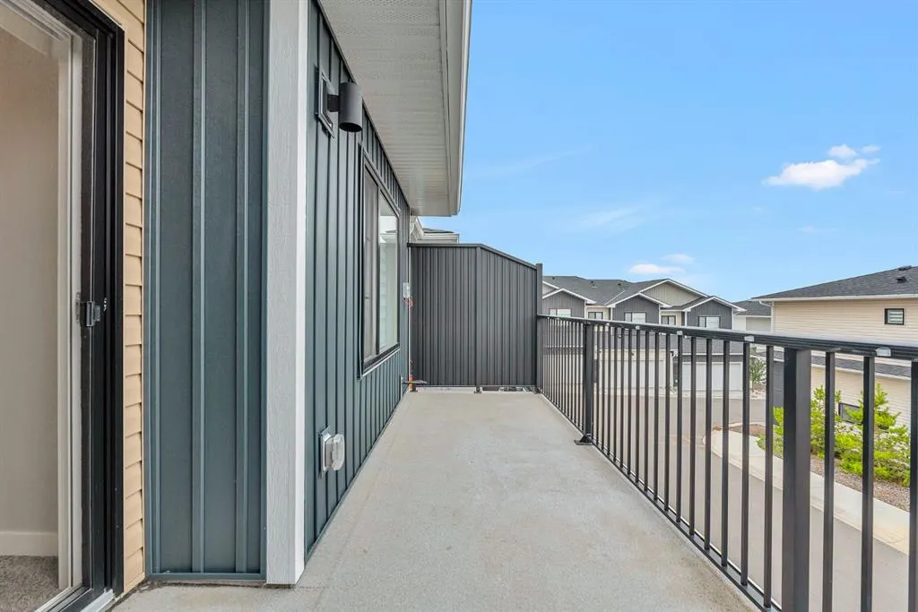 123 Crestbrook Way SW