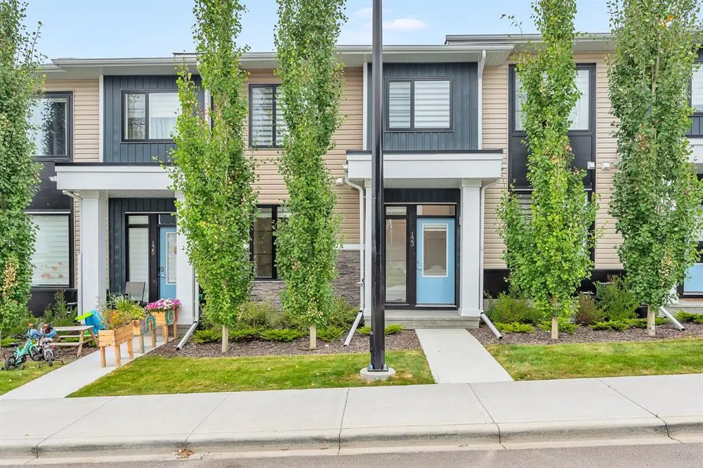 123 Crestbrook Way SW