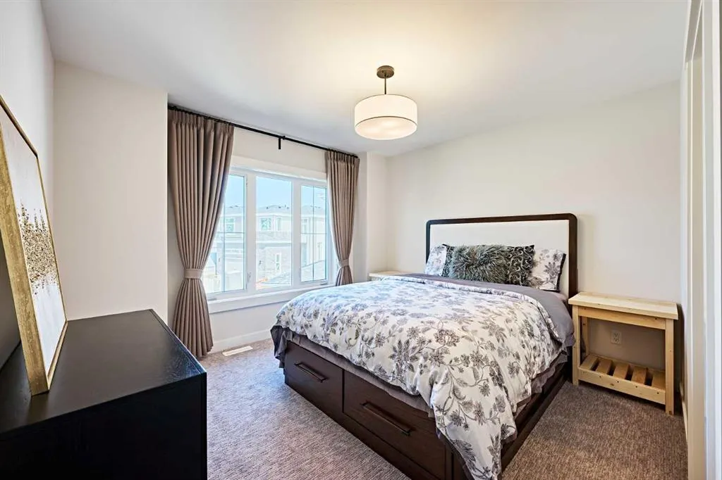 468 Discovery Place SW