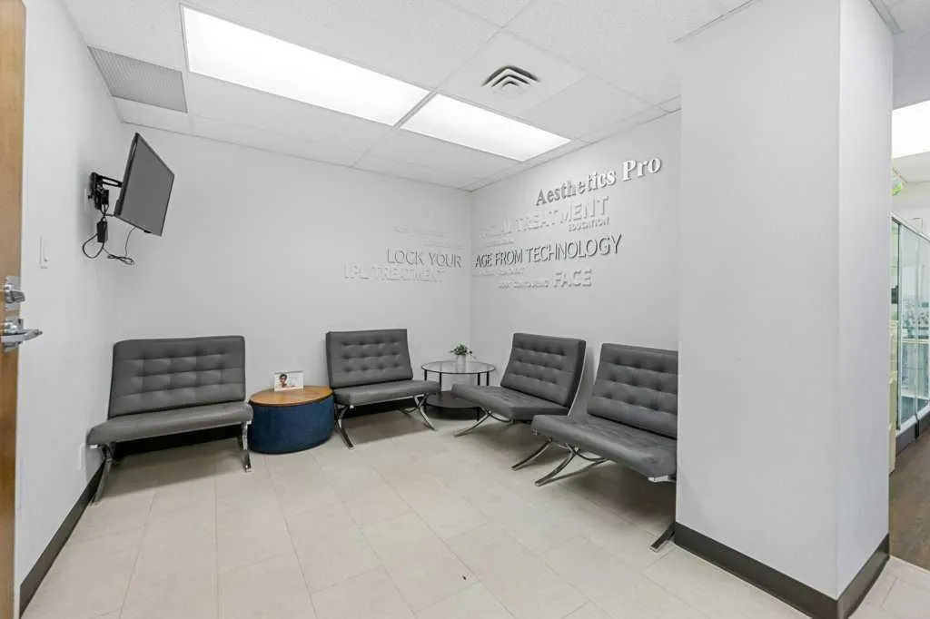 320 23 Avenue SW, #303
