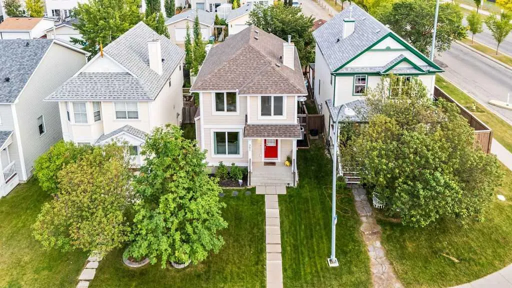 301 tuscany Drive NW