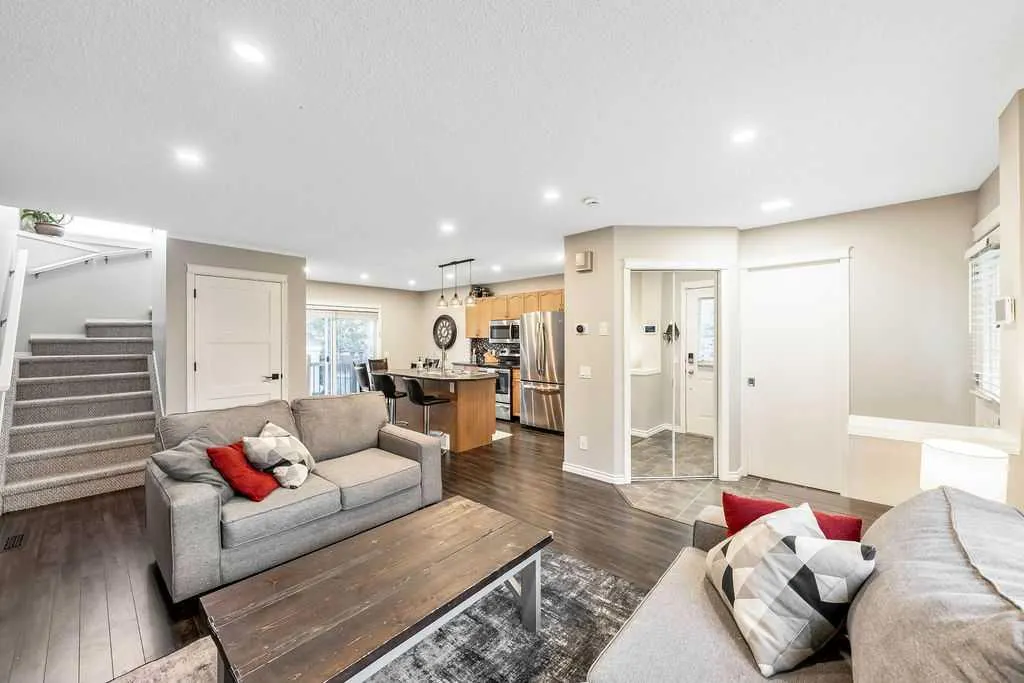 301 tuscany Drive NW