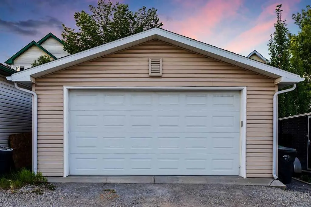 301 tuscany Drive NW