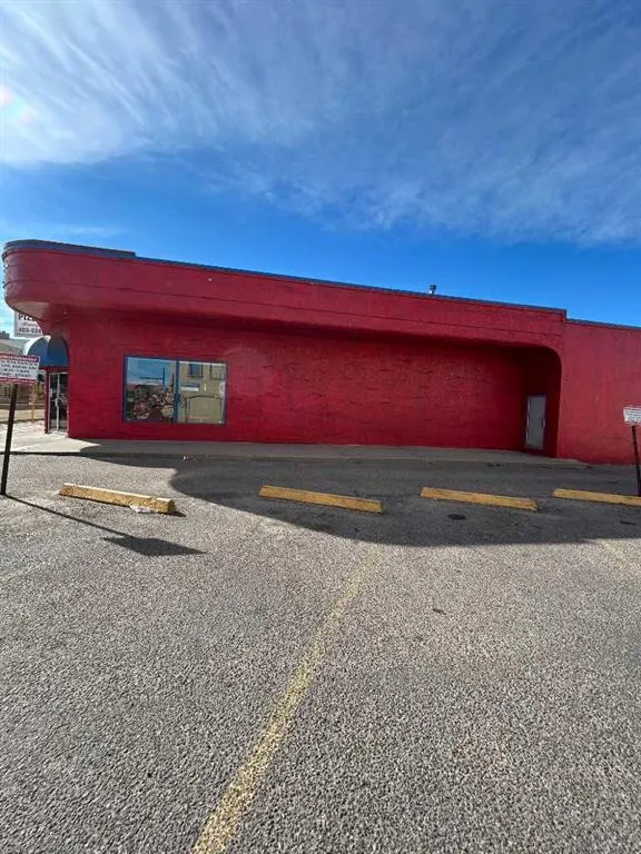 570 3 Street SE