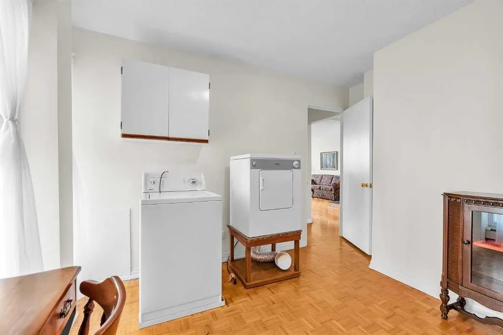 516 Cedar Crescent SW, #102