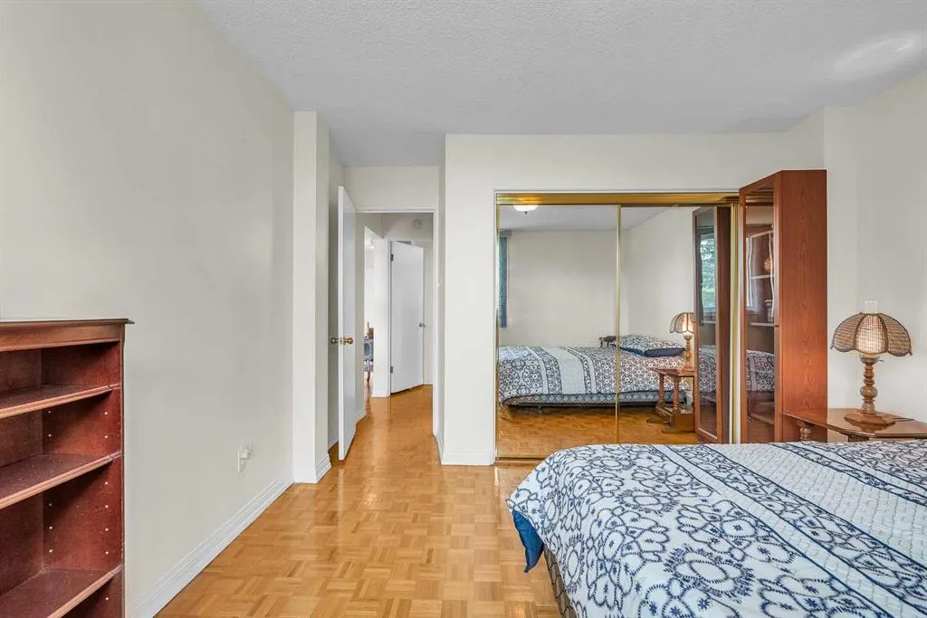 516 Cedar Crescent SW, #102