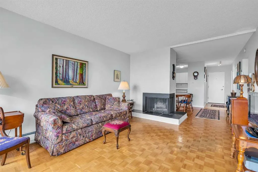 516 Cedar Crescent SW, #102