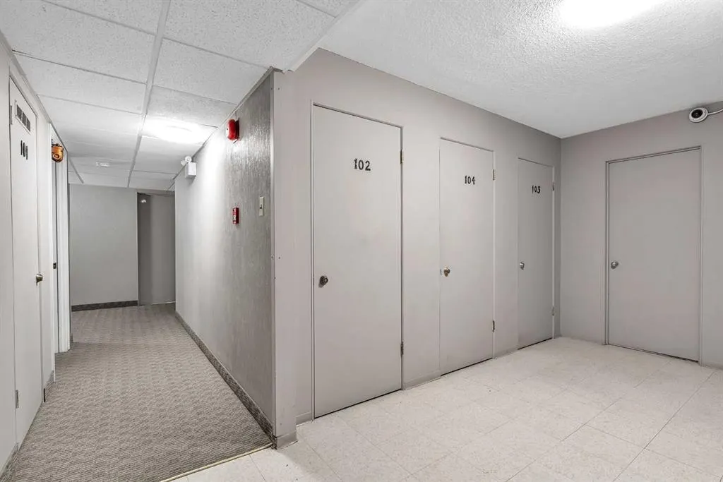 516 Cedar Crescent SW, #102