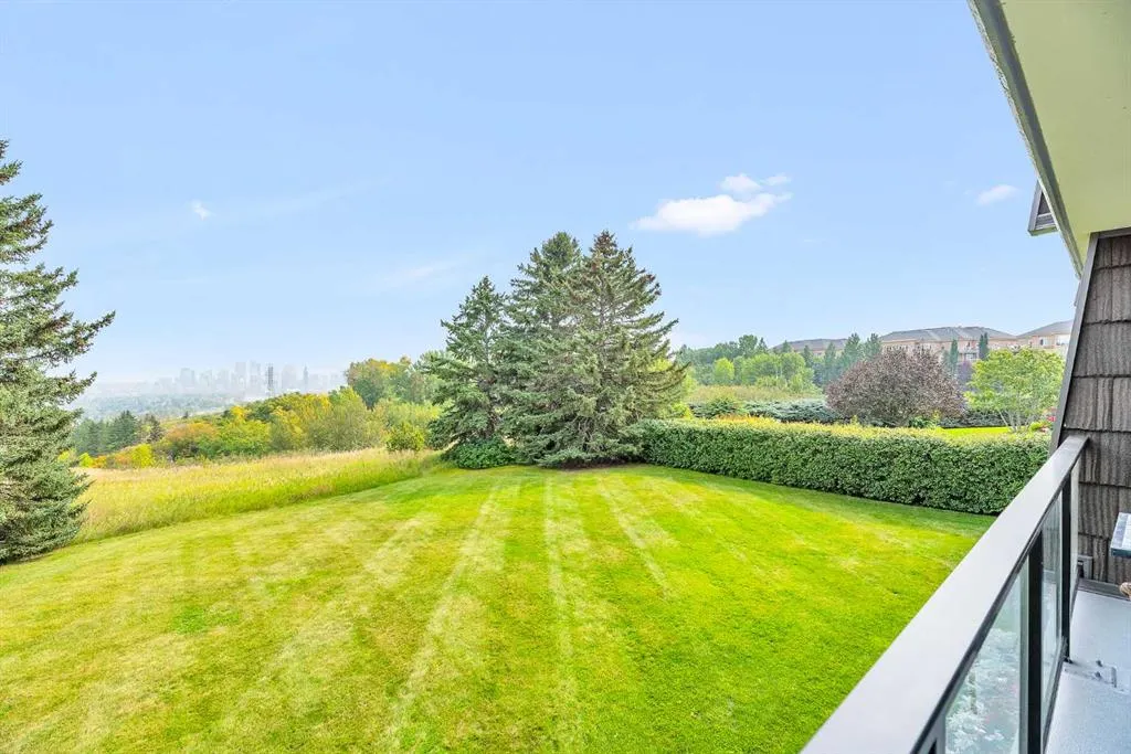 516 Cedar Crescent SW, #102