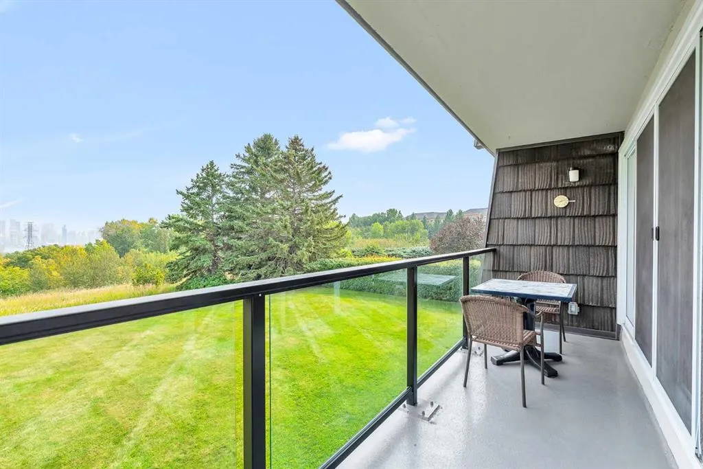 516 Cedar Crescent SW, #102