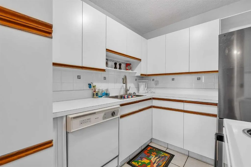 516 Cedar Crescent SW, #102