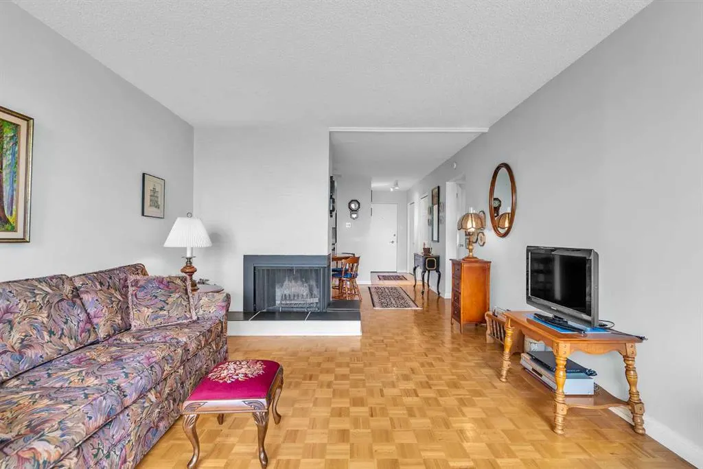 516 Cedar Crescent SW, #102