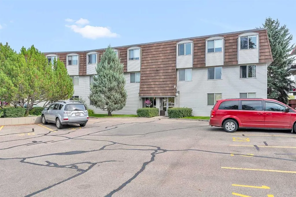 516 Cedar Crescent SW, #102