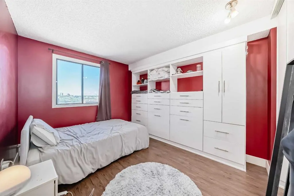 1334 12 Avenue SW, #808