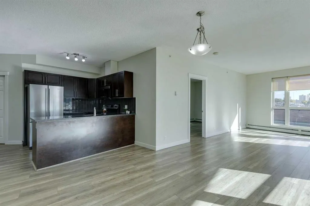 3 325 Street SE, #204