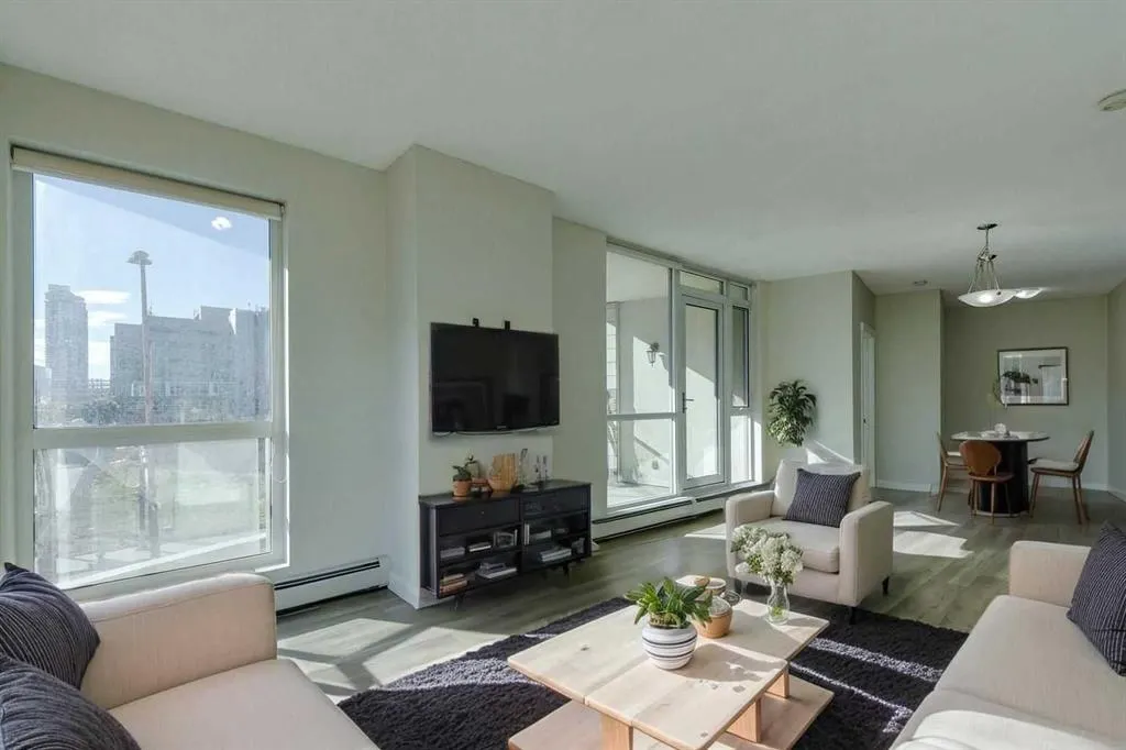 3 325 Street SE, #204
