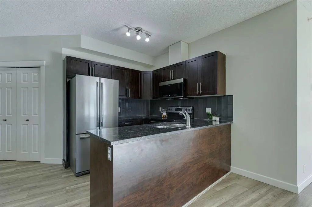 3 325 Street SE, #204