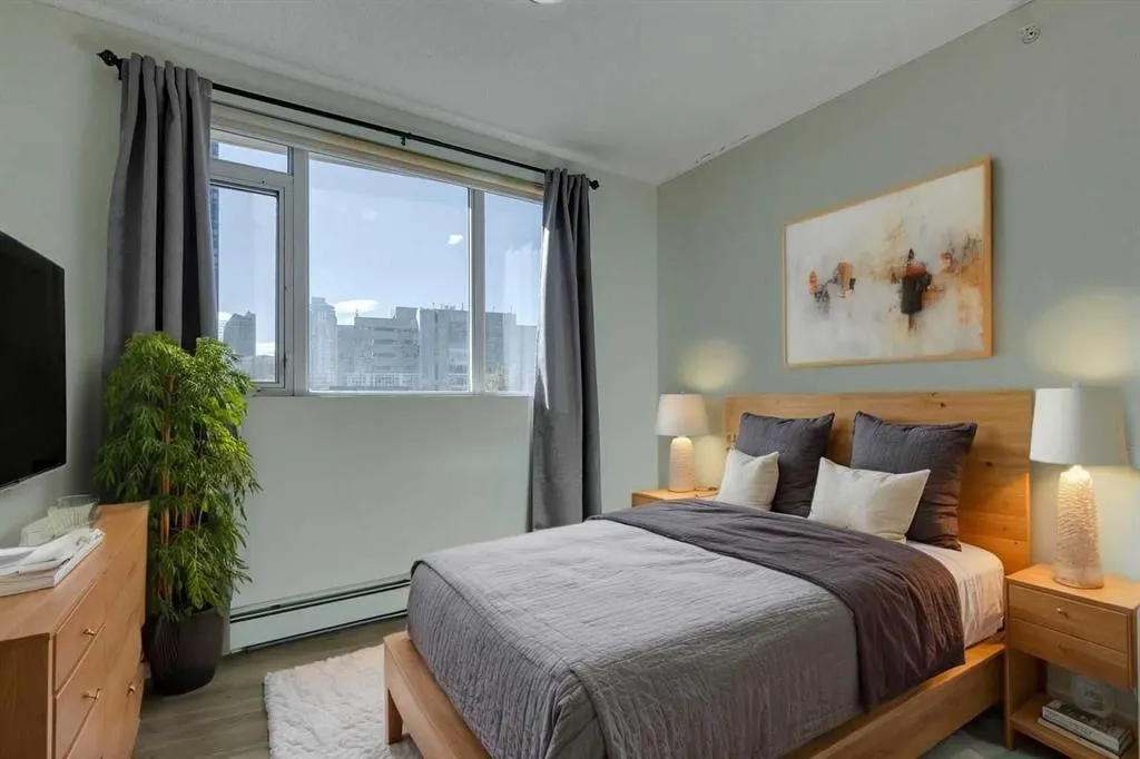 3 325 Street SE, #204