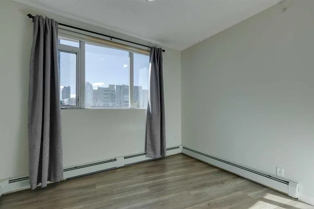 3 325 Street SE, #204