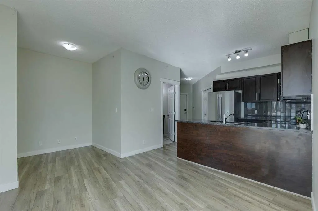 3 325 Street SE, #204