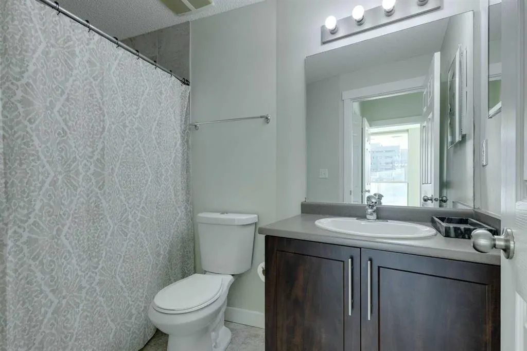 3 325 Street SE, #204