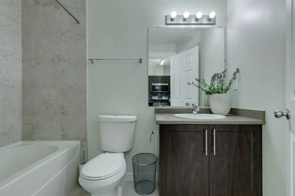3 325 Street SE, #204