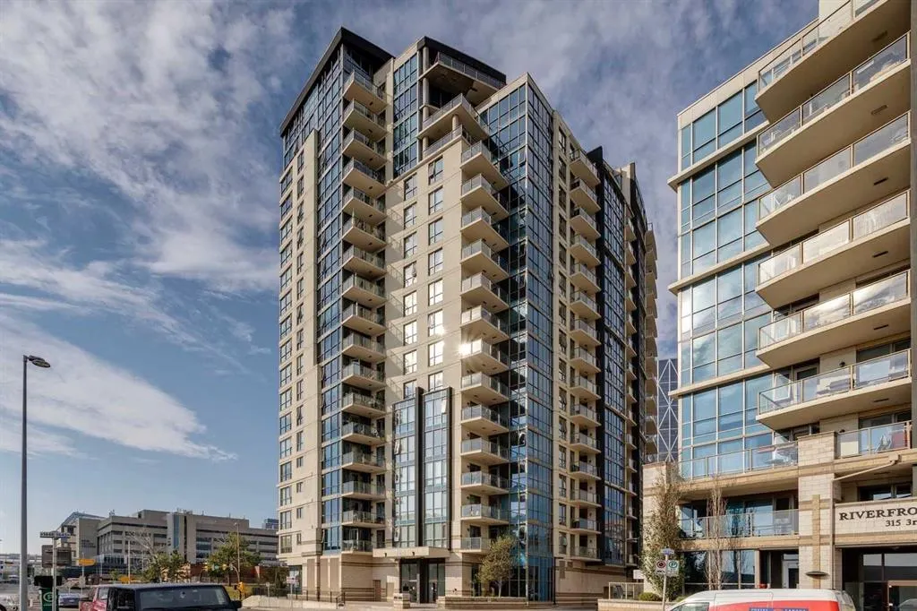 3 325 Street SE, #204