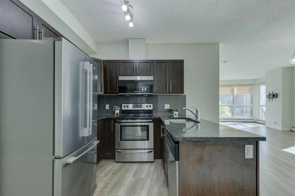 3 325 Street SE, #204