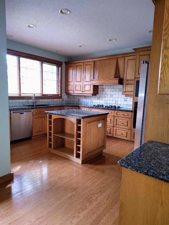 85 Tusslewood Heights NW