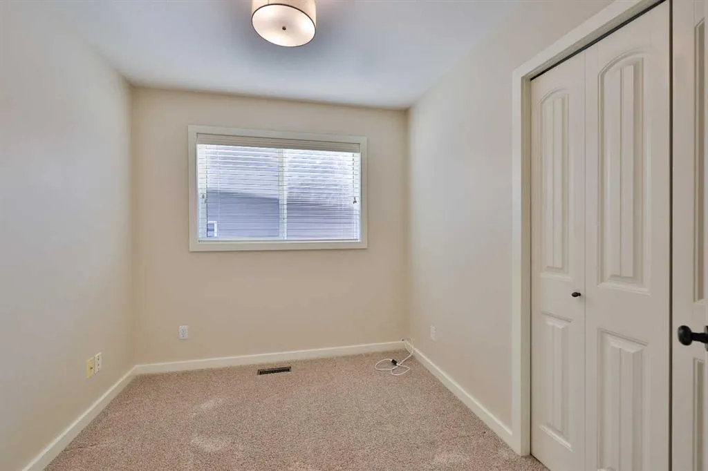 74 Rivermont Crescent W