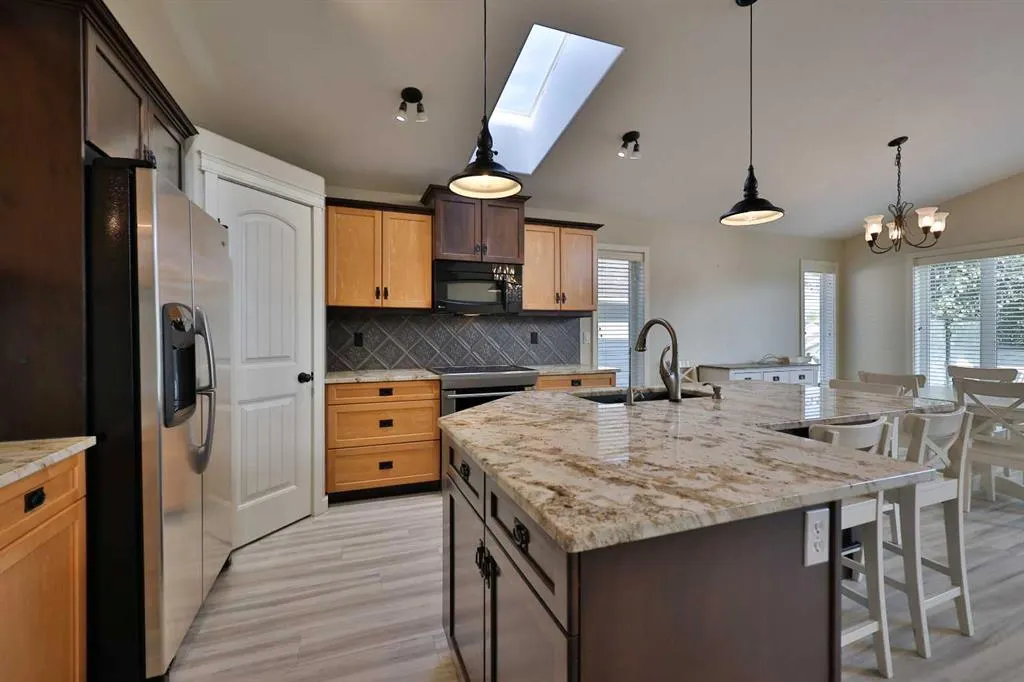 74 Rivermont Crescent W