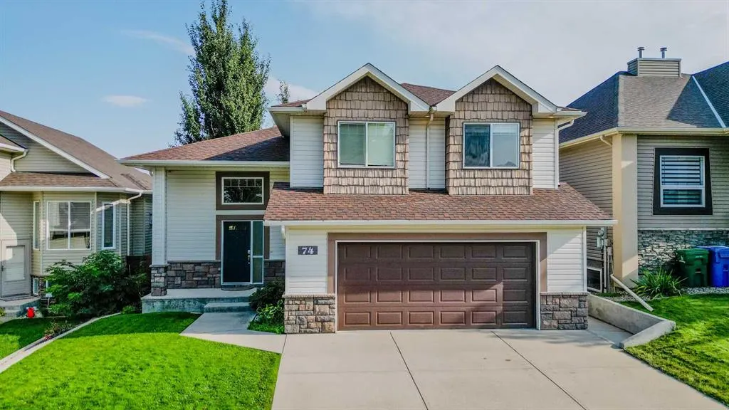 74 Rivermont Crescent W