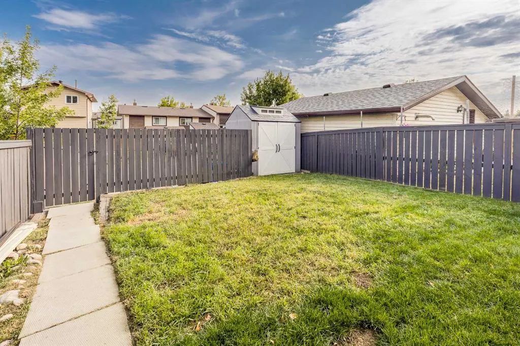 1028 Berkley Drive NW