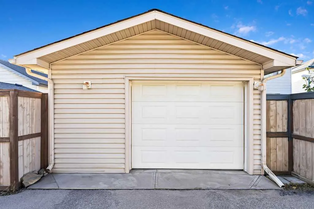 366 Citadel Drive NW