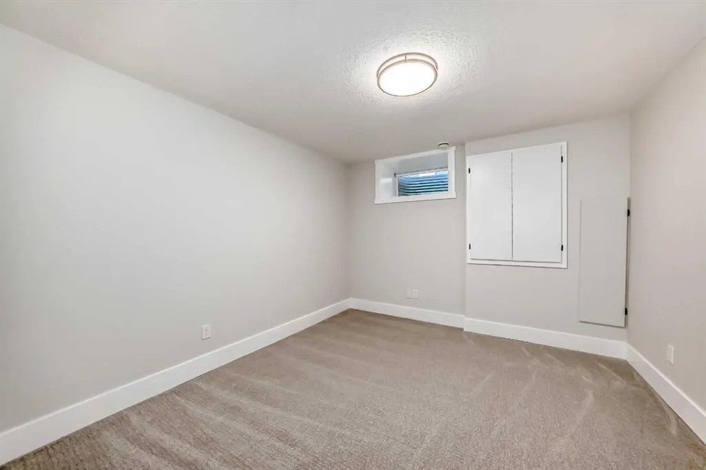 159 Lake Wapta Rise SE