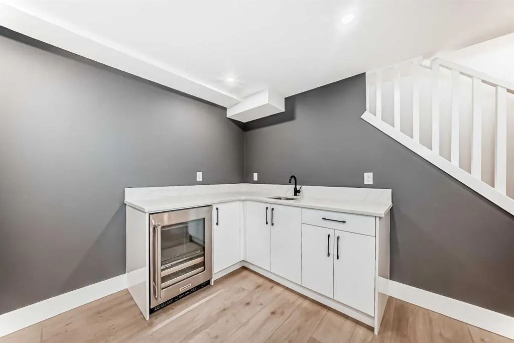 159 Lake Wapta Rise SE