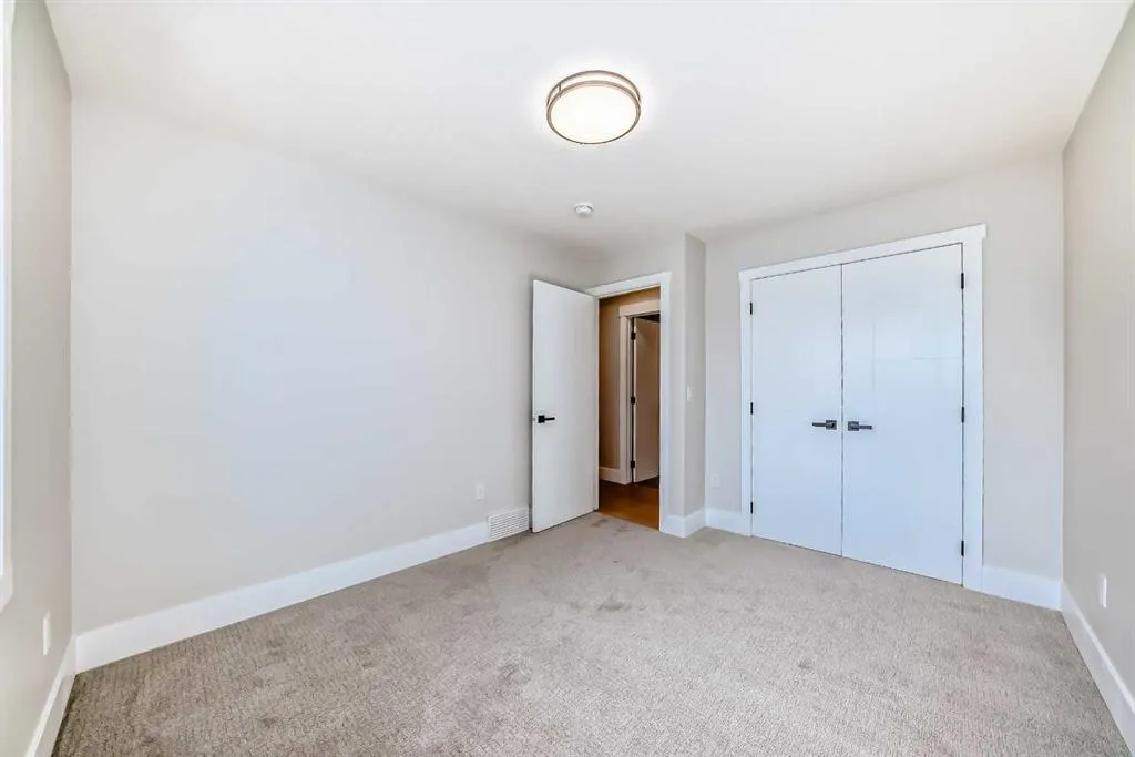 159 Lake Wapta Rise SE