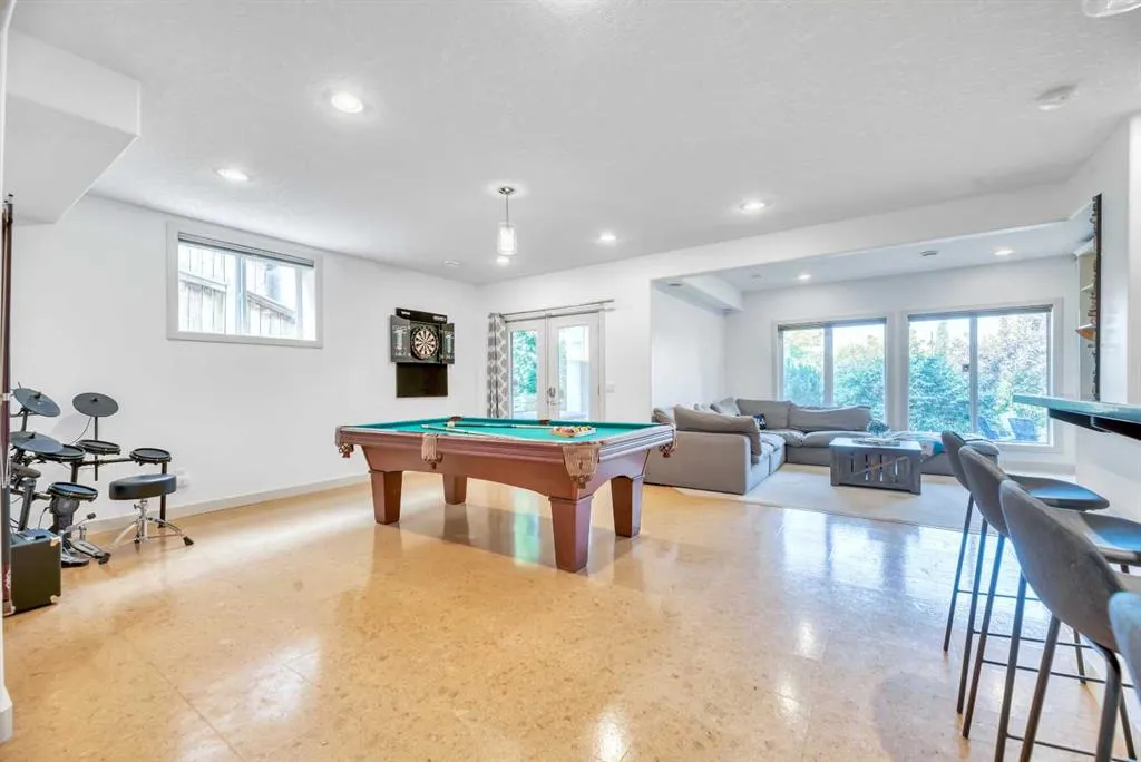 39 Crestridge Way SW