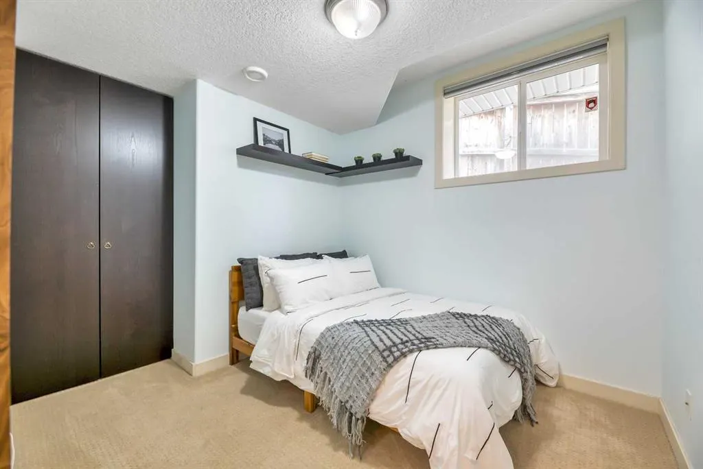 39 Crestridge Way SW