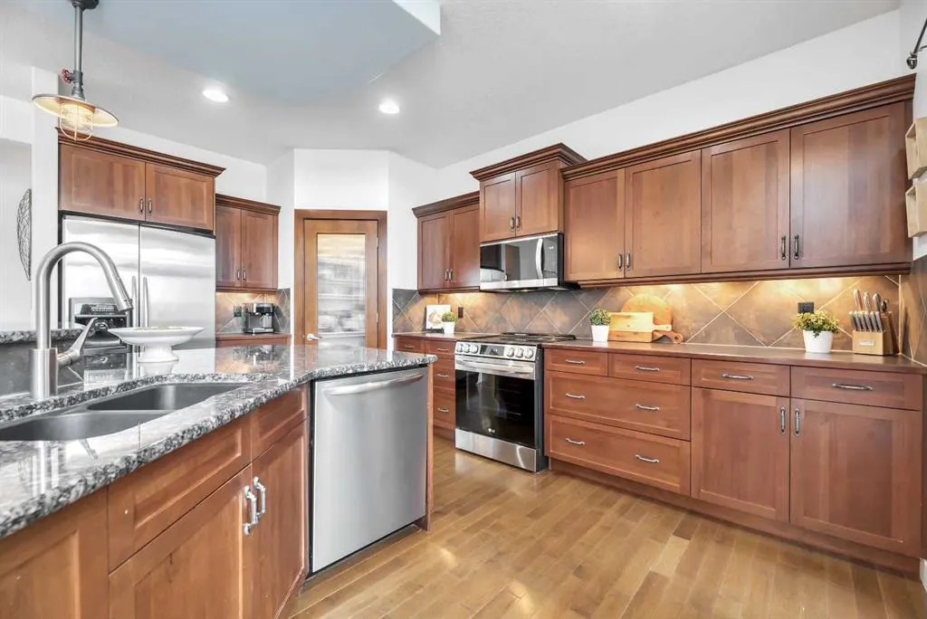 39 Crestridge Way SW