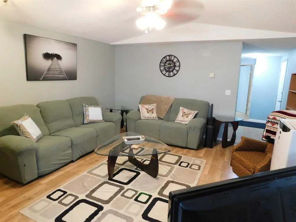 19 Meadow Lake Gate