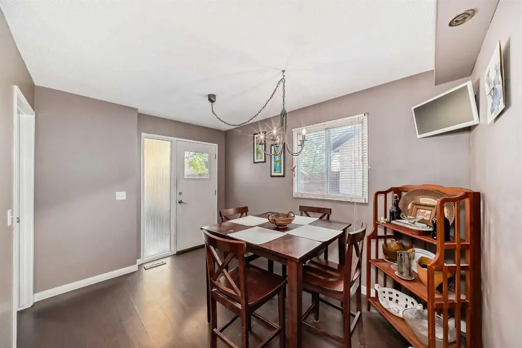 554 Whitehill Place NE