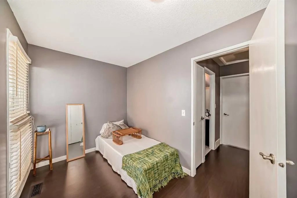 554 Whitehill Place NE